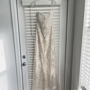 Never worn wedding dress